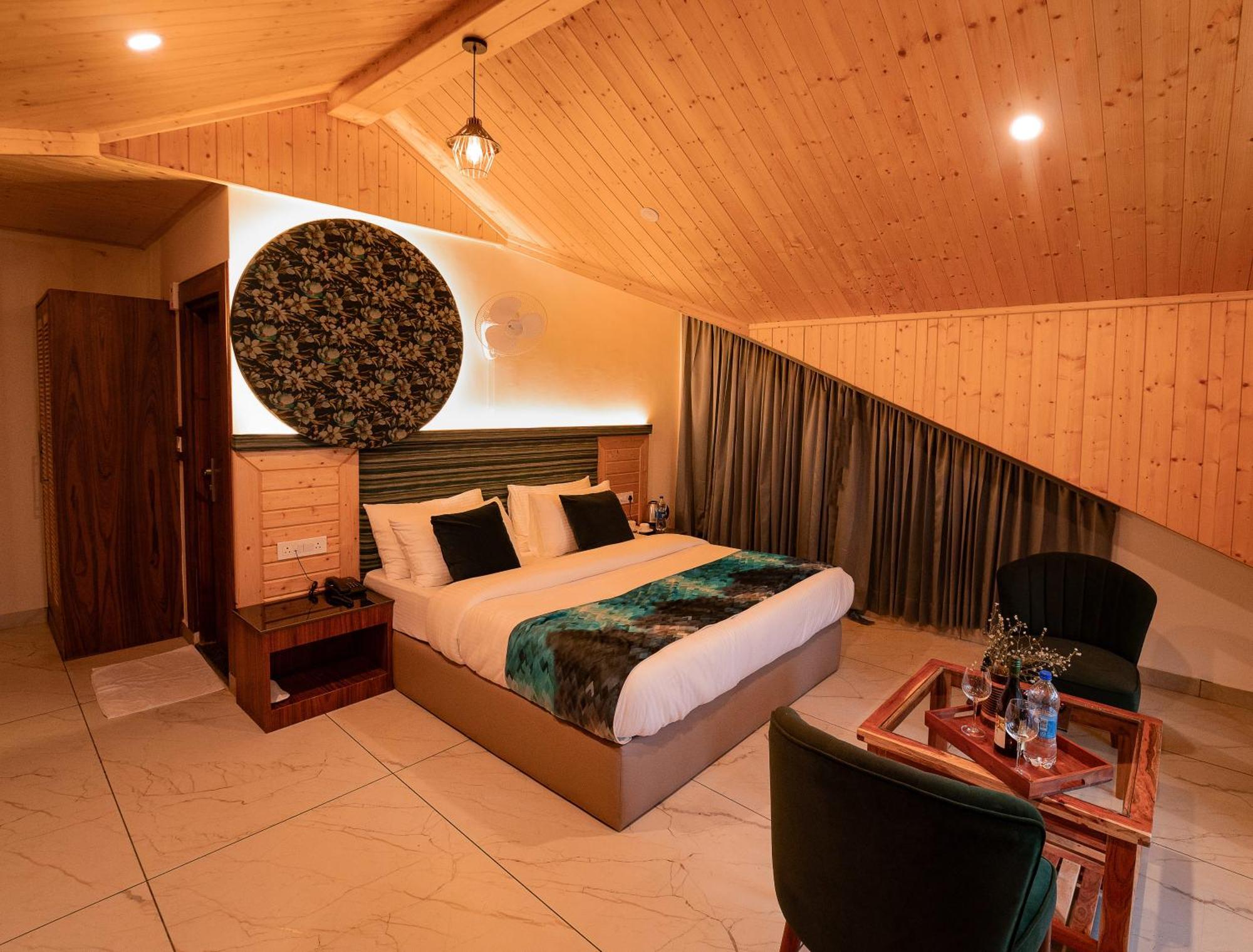 Hotel Nazaara - A Luxe Retreat Manāli Zewnętrze zdjęcie
