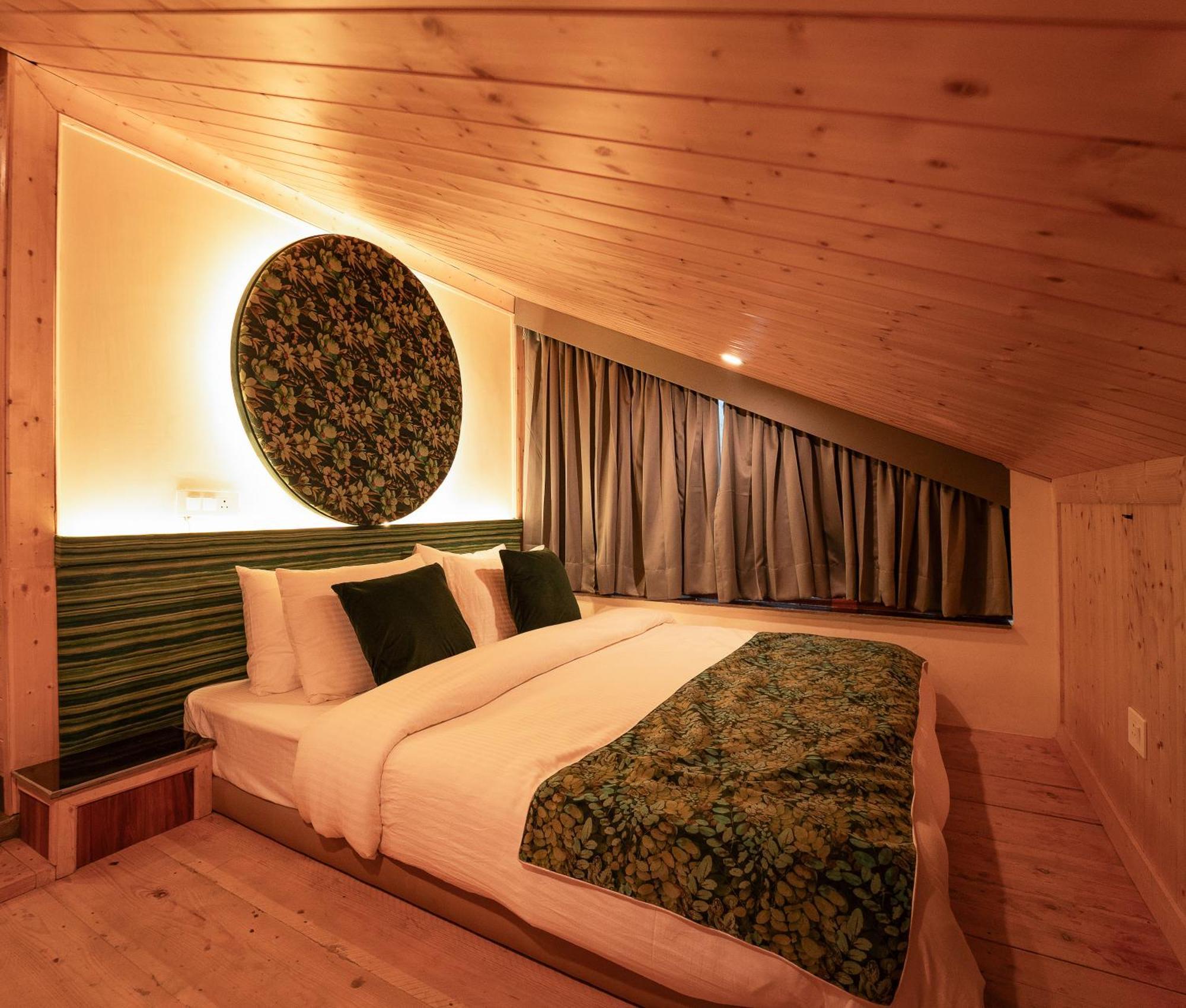 Hotel Nazaara - A Luxe Retreat Manāli Zewnętrze zdjęcie
