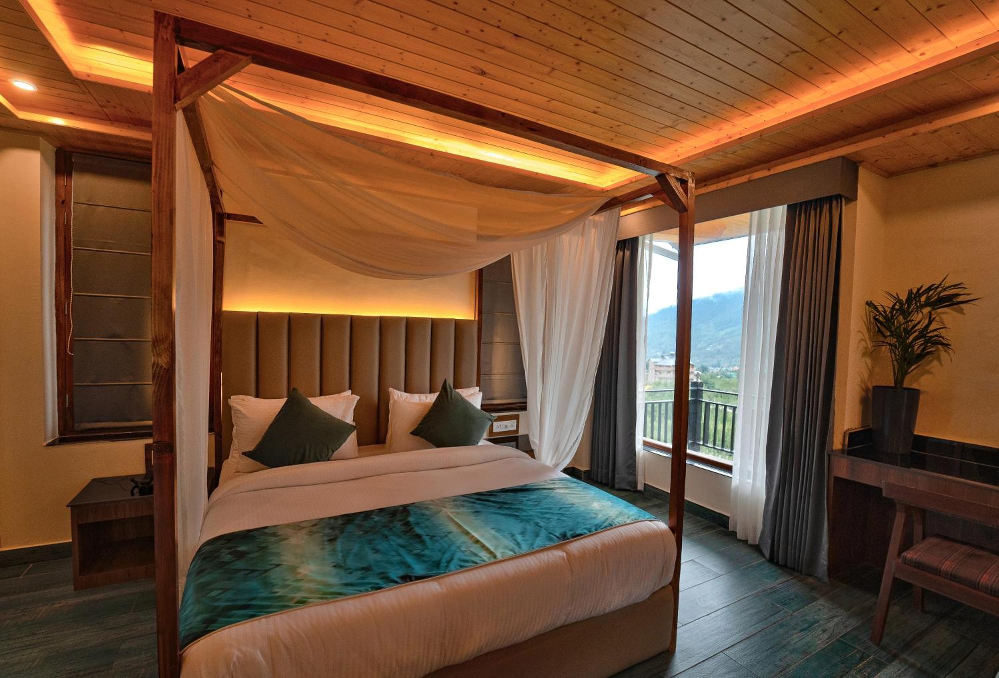 Hotel Nazaara - A Luxe Retreat Manāli Zewnętrze zdjęcie