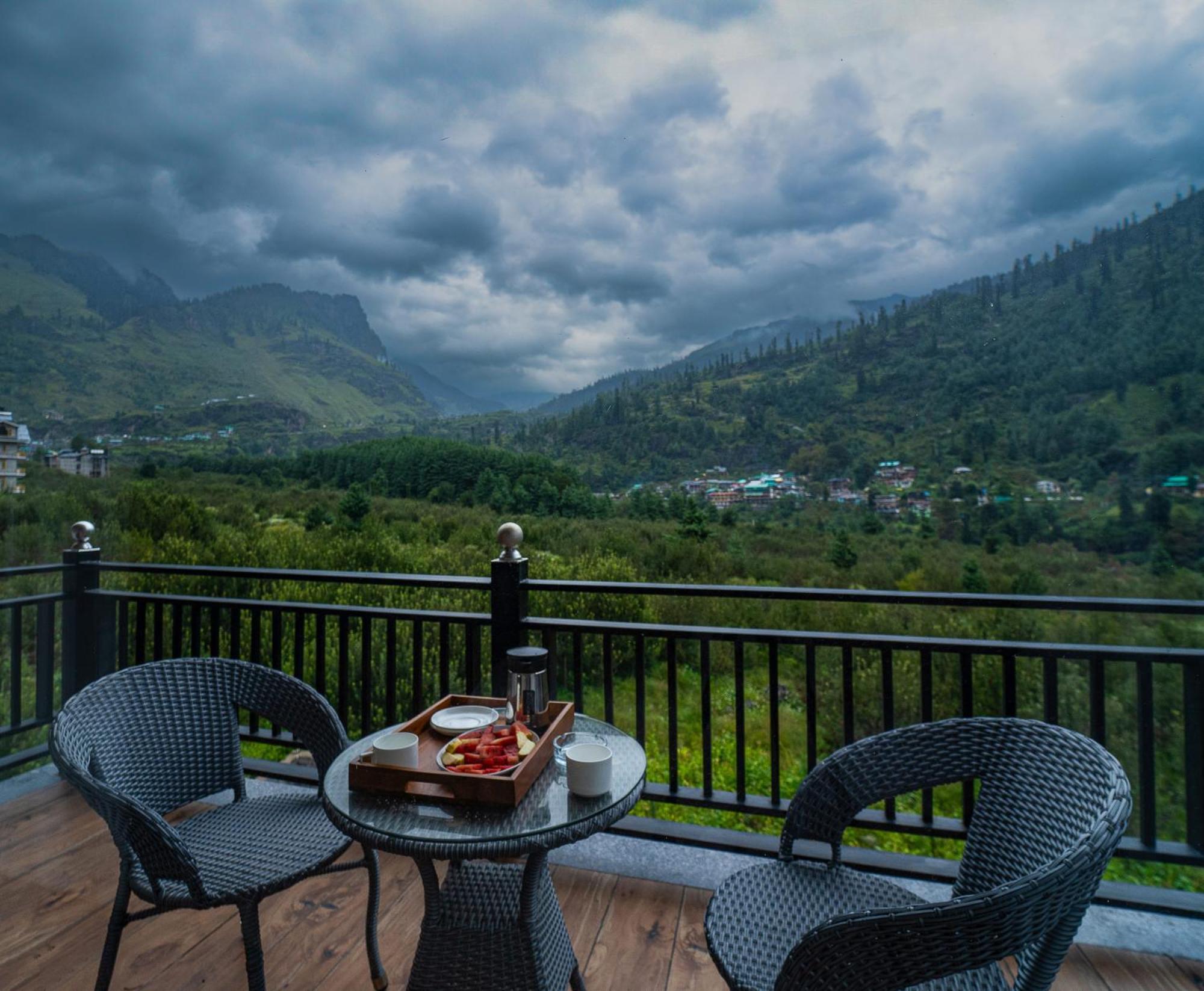 Hotel Nazaara - A Luxe Retreat Manāli Zewnętrze zdjęcie