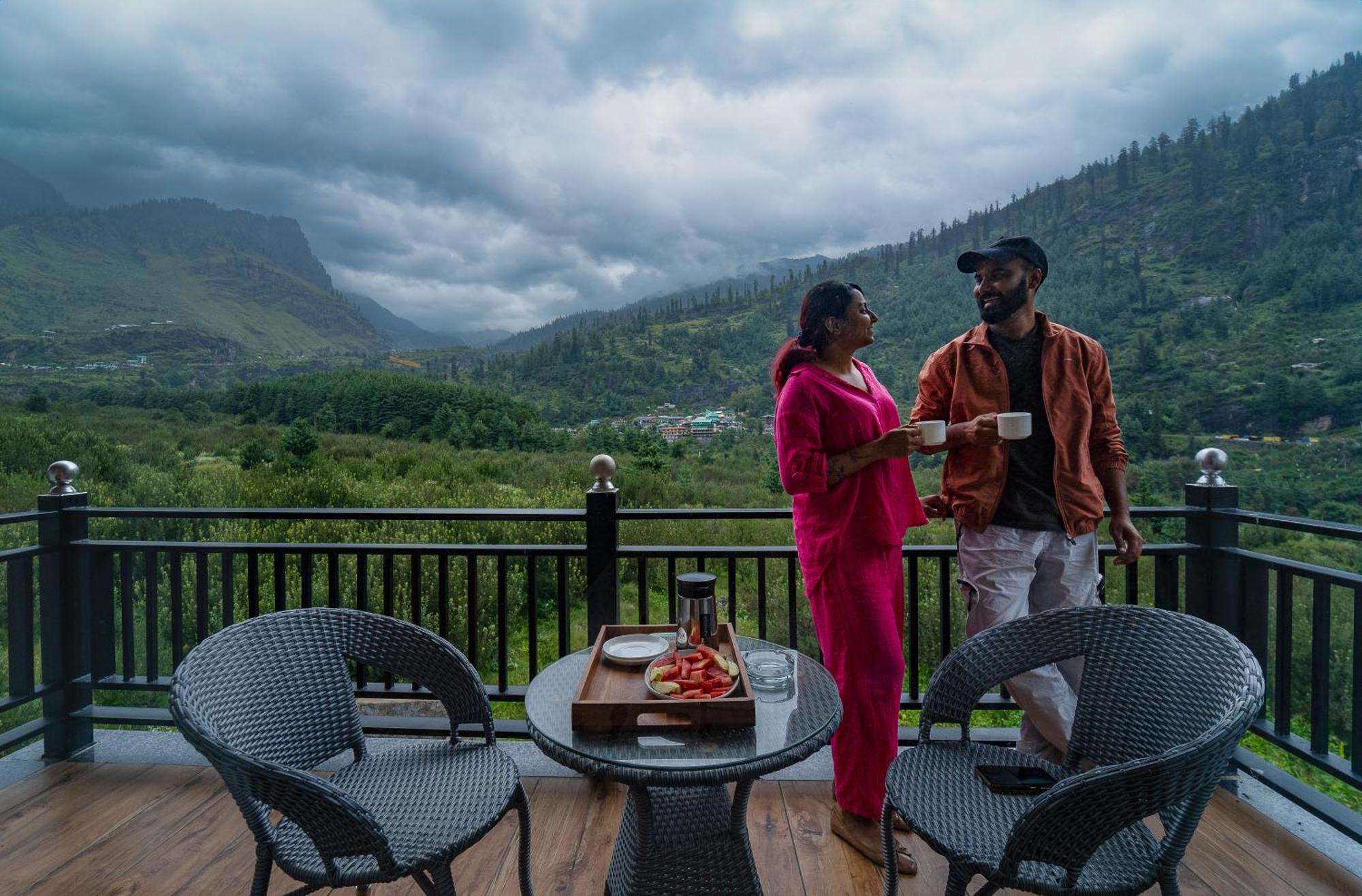 Hotel Nazaara - A Luxe Retreat Manāli Zewnętrze zdjęcie