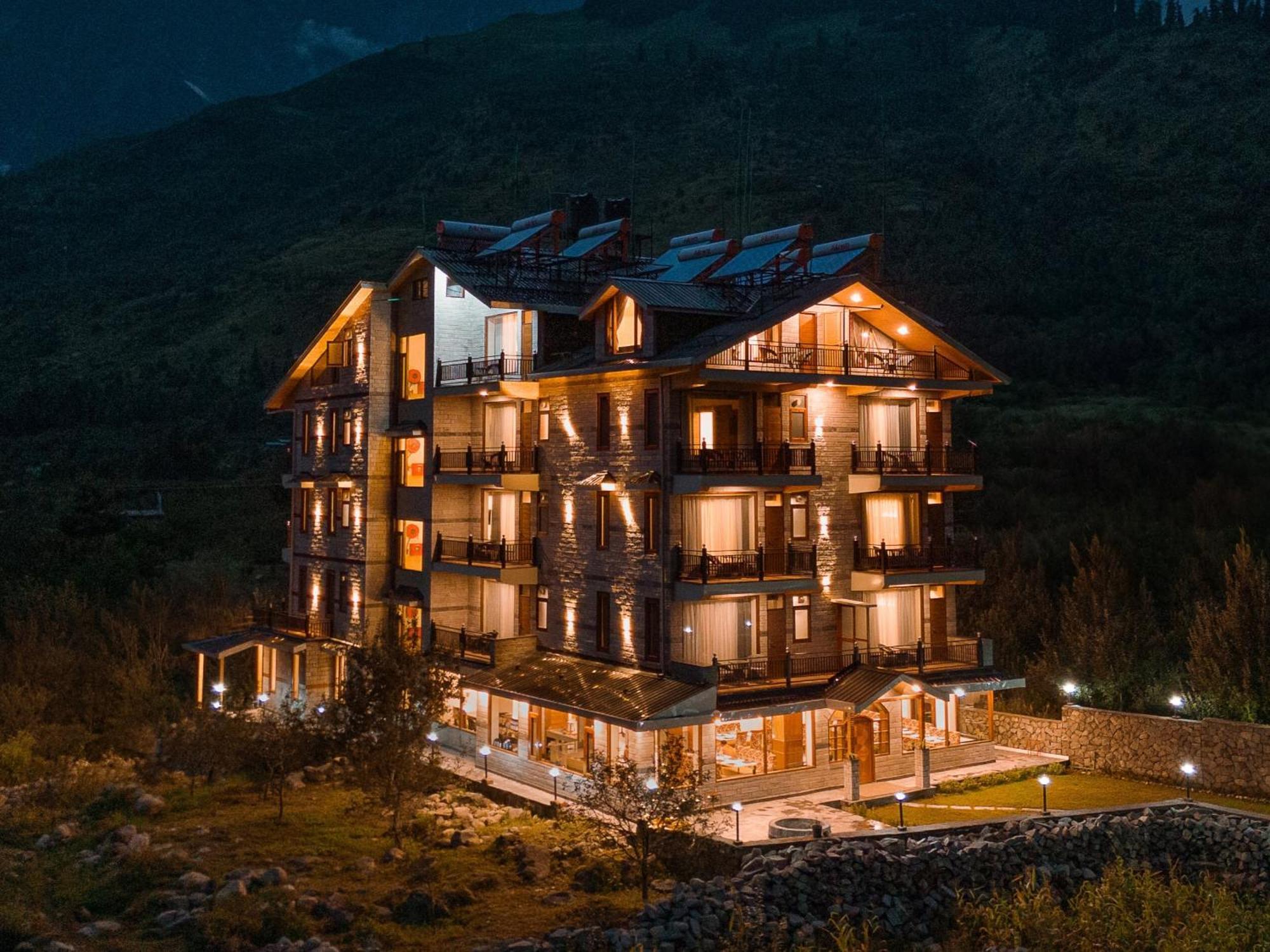 Hotel Nazaara - A Luxe Retreat Manāli Zewnętrze zdjęcie